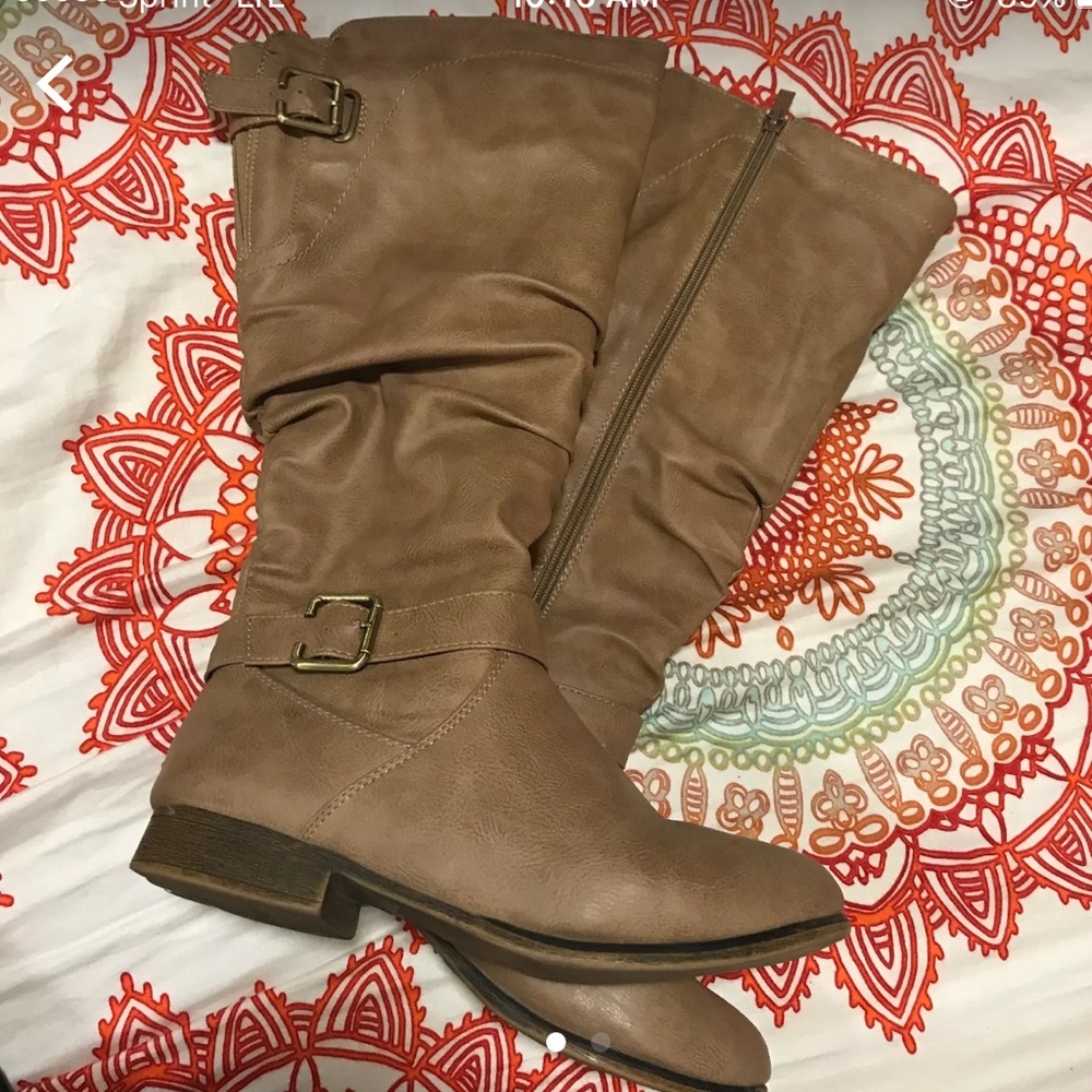 Brown boots size 8